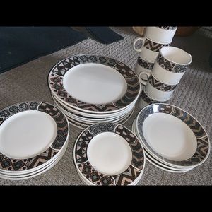 Crockery Set